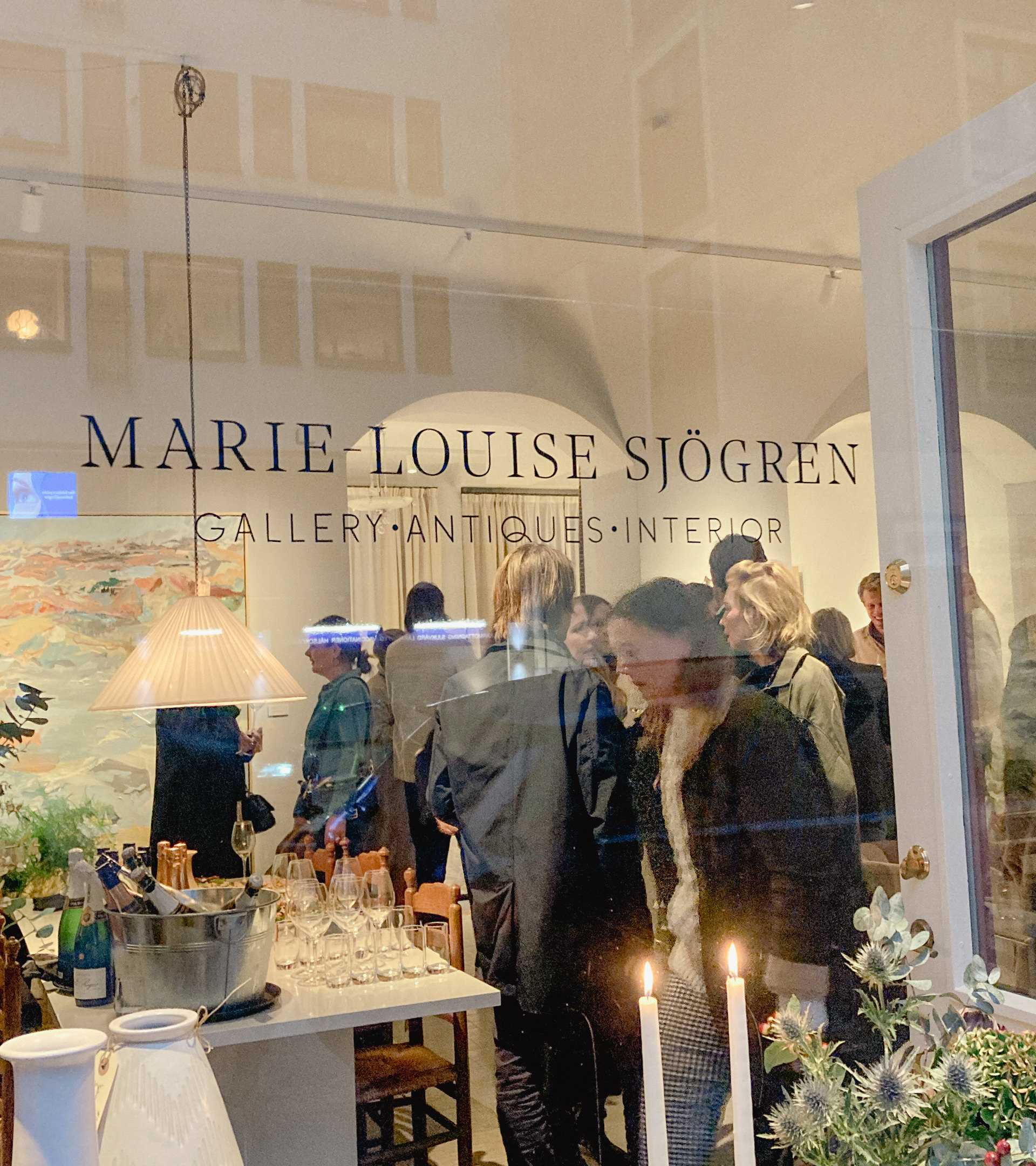 Gallery viewing in the Marie-Louise Sjögren store